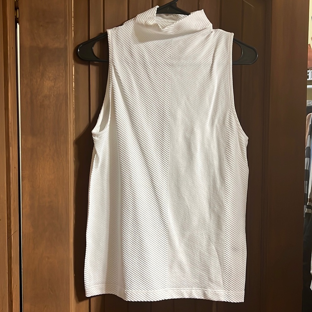 Athleta white tank, excellent condition, size M